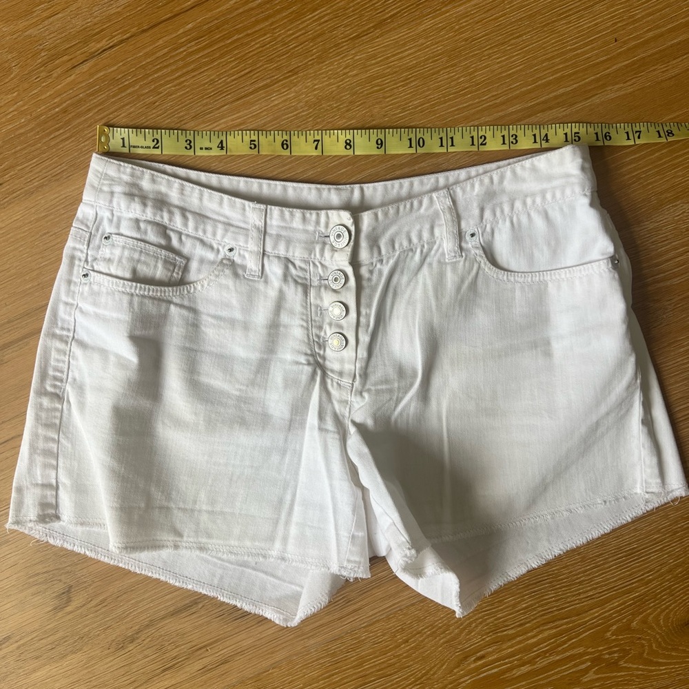 Kenar White Button-Fly Denim Shorts